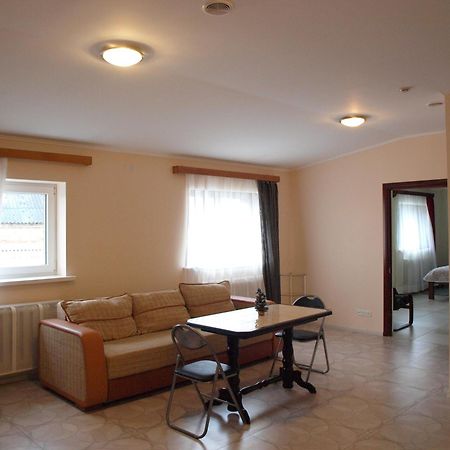Апартаменты Анна Chernihiv Ngoại thất bức ảnh