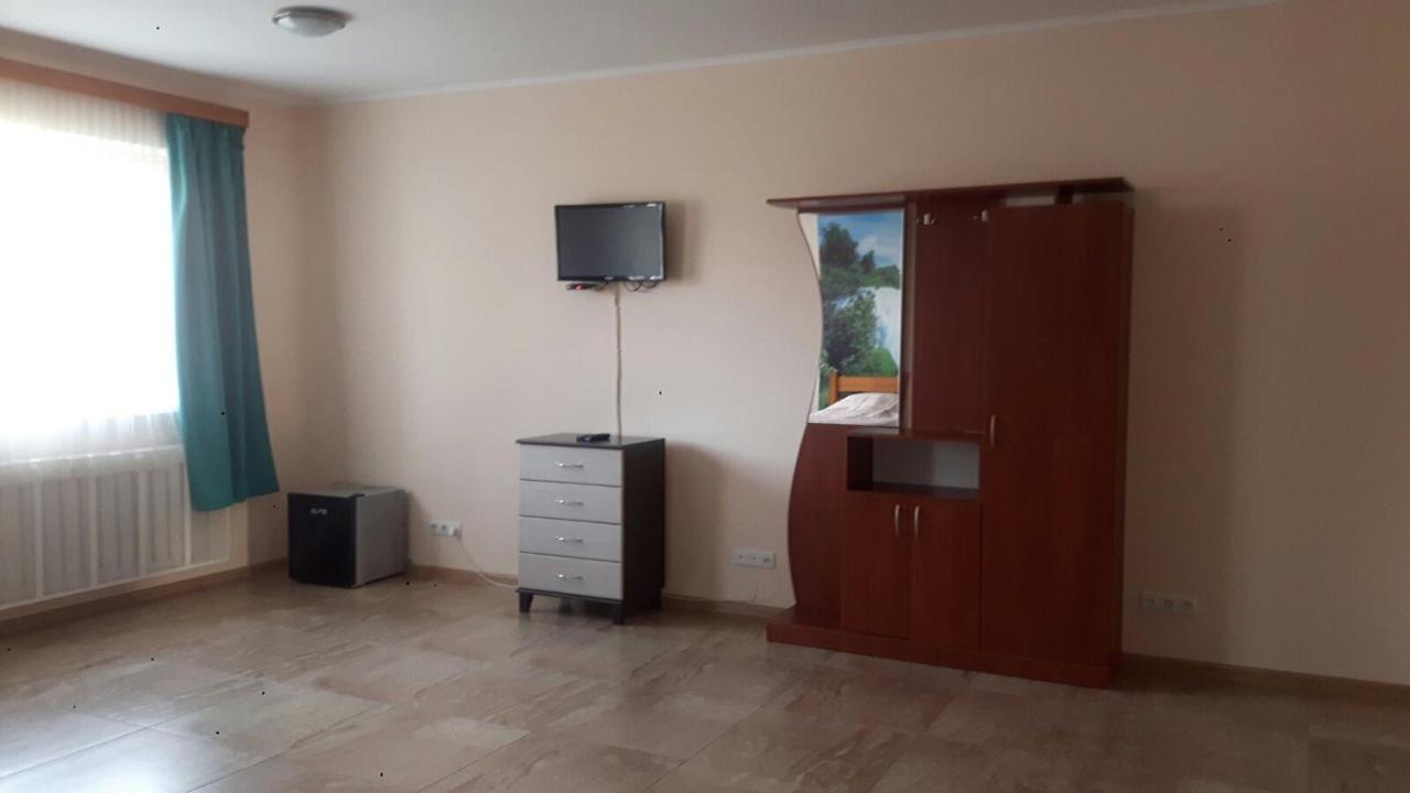 Апартаменты Анна Chernihiv Ngoại thất bức ảnh