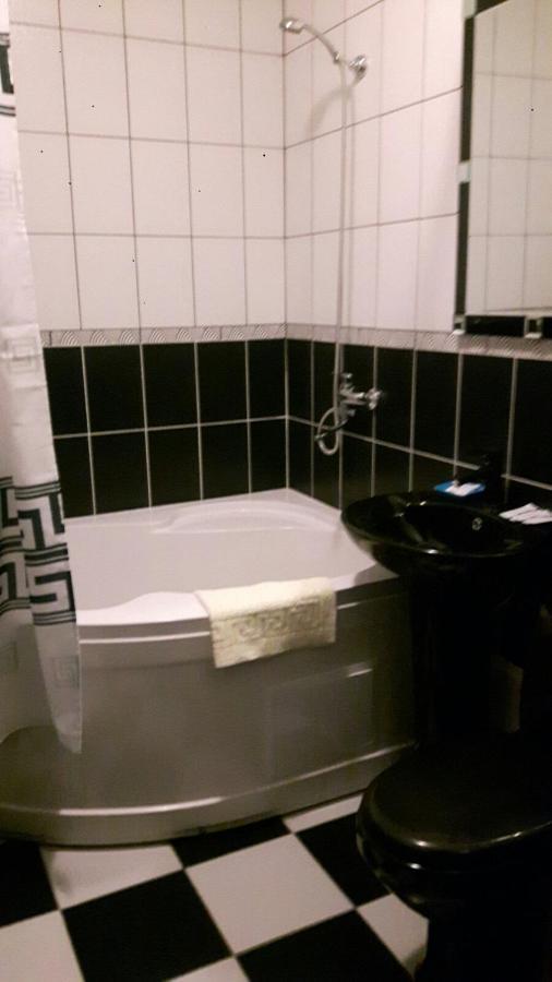 Апартаменты Анна Chernihiv Ngoại thất bức ảnh
